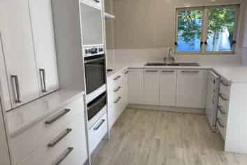 1/2 Vale Road , Riverside