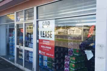 Superb Waiwhakaiho Retail/warehouse