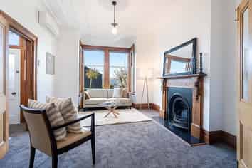 30 Erin Street, Roslyn