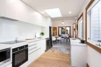 30 Erin Street, Roslyn