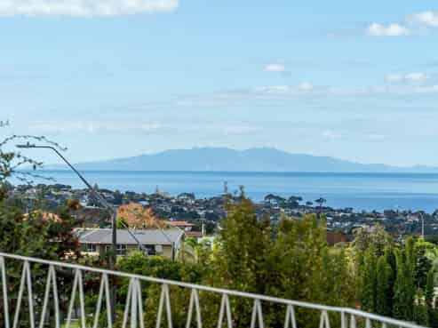 929 East Coast Road, Torbay