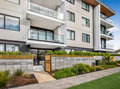 G02/8A Lake Pupuke Drive, Takapuna