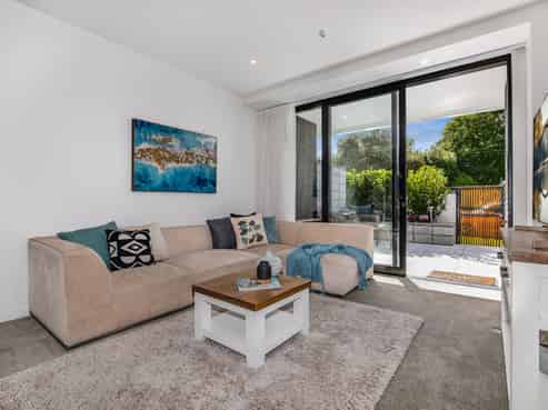 G02/8A Lake Pupuke Drive, Takapuna