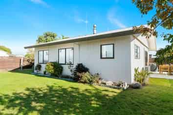 2/4 Mardi Place, Mount Maunganui