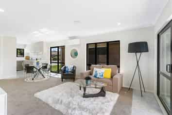 8C Mahon Place, Papatoetoe