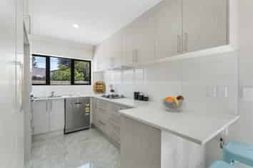 8C Mahon Place, Papatoetoe