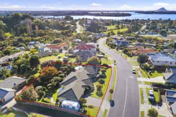 70 Oteki Park Drive, Welcome Bay