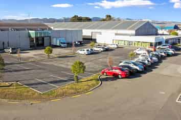1850 sqm Warehouse/ Showroom/ Office, Blenheim Rd