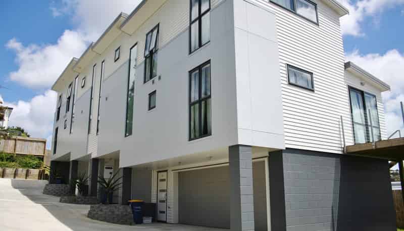 16A Woodall Place, Totara Vale