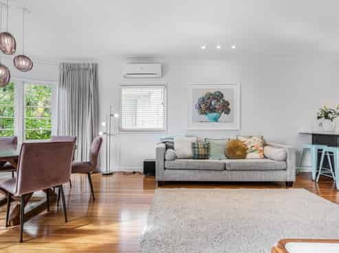 25 Woodside Crescent, Saint Heliers