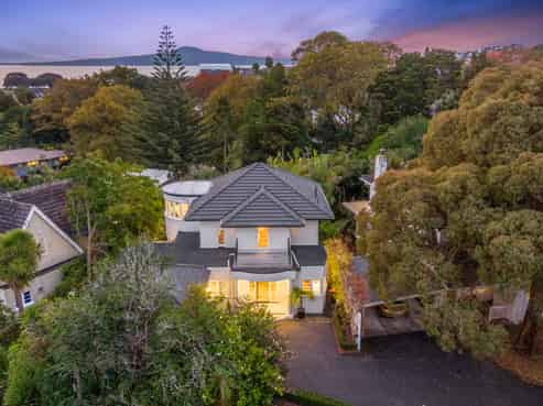 25 Woodside Crescent, Saint Heliers