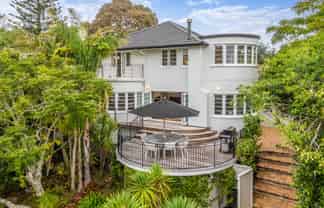 25 Woodside Crescent, Saint Heliers