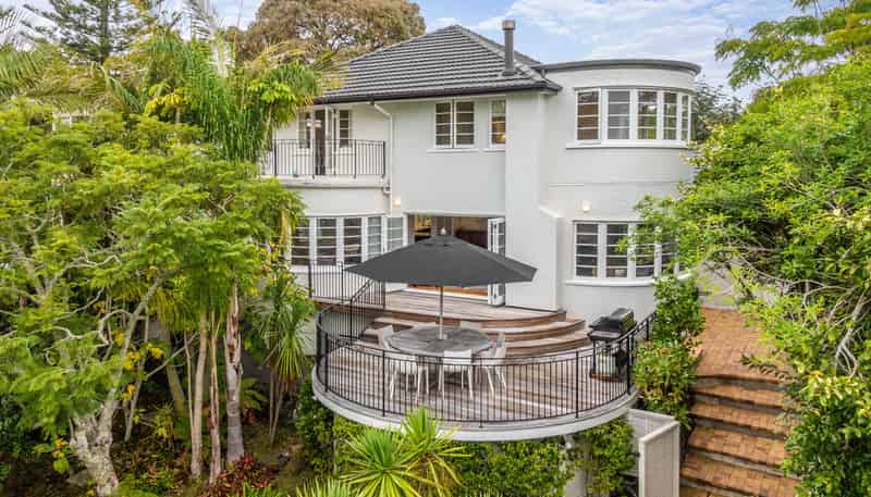 25 Woodside Crescent, Saint Heliers