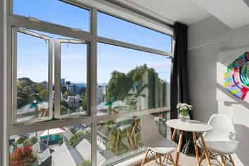 3C 20 Maarama Crescent, Aro Valley