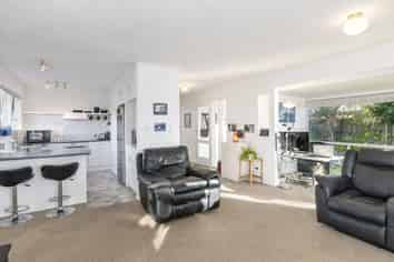 9A Olive Terrace, Paraparaumu Beach