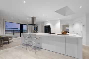 9/8 Rugby Road, Birkenhead