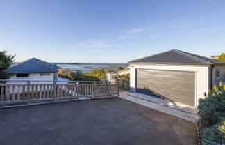 59 St Andrews Hill Road, Mount Pleasant