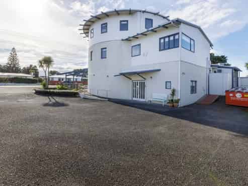 Fantastic Holiday option or Lease.