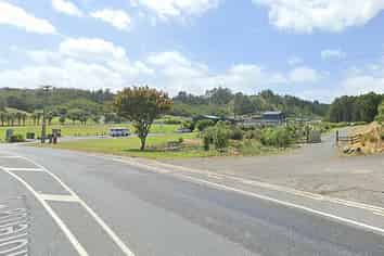 Laydown yard or Parking off Kioreroa Road