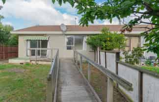 2/107 Bayswater Crescent, Bromley