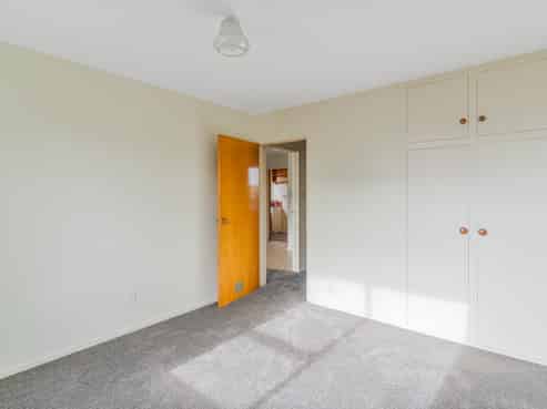 2/107 Bayswater Crescent, Bromley