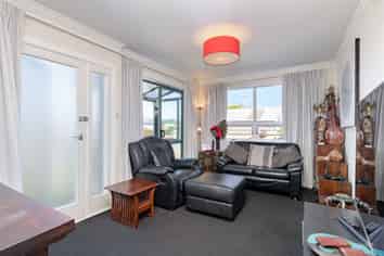 2/21 Oriental Street, Petone