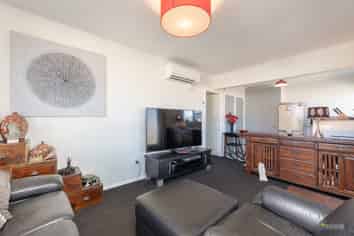 2/21 Oriental Street, Petone