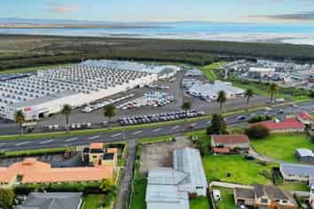 Main Road retail lease opportunity