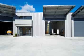 87M2 WAREHOUSE / 73M2 OFFICE
