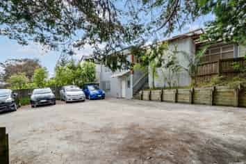 1/523 Glenfield Road, Glenfield