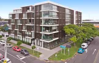 FREEHOLD CORNER SITE - OCCUPY OR INVEST