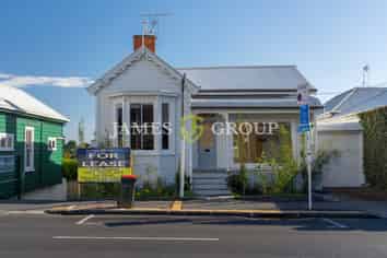 Character Villa in Kingsland Village