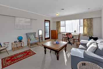 2/127 Kamo Road, Kensington