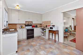 2/127 Kamo Road, Kensington