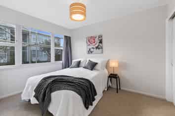 2/37 Guthrie Street, Waterloo