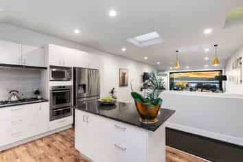 613 Marine Drive, Days Bay