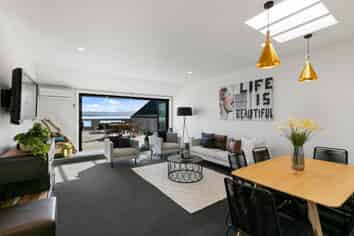 613 Marine Drive, Days Bay