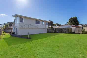 15 Edgewater Drive, Pakuranga