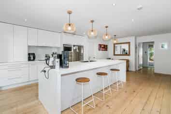 1280 Whangaparaoa Road, Army Bay