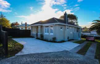 3185 Great North Road, New Lynn