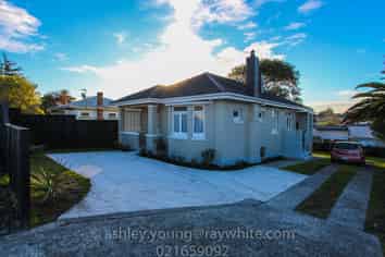 3185 Great North Road, New Lynn