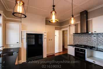 3185 Great North Road, New Lynn