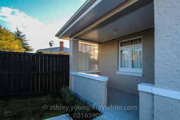 3185 Great North Road, New Lynn
