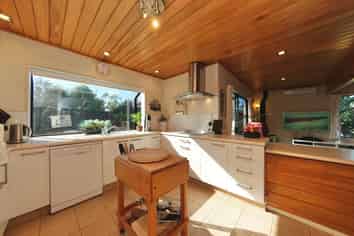 36b Bradbury Road, Botany Downs