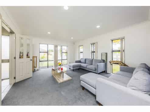 8 Bellshill Close, Wattle Downs