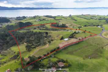 16 Tearoe Road, Awhitu