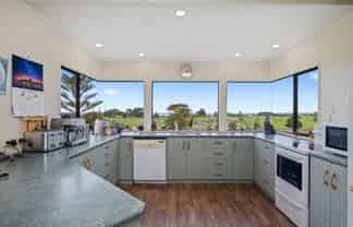 16 Tearoe Road, Awhitu