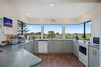 16 Tearoe Road, Awhitu