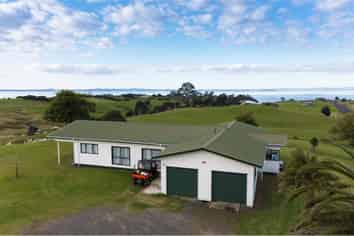 16 Tearoe Road, Awhitu