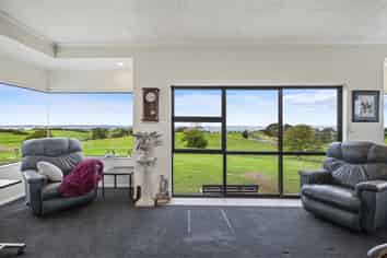 16 Tearoe Road, Awhitu